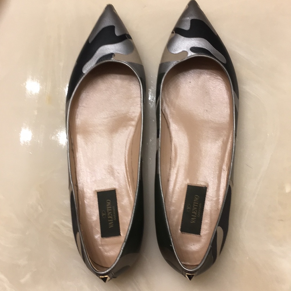 Valantino camo flats